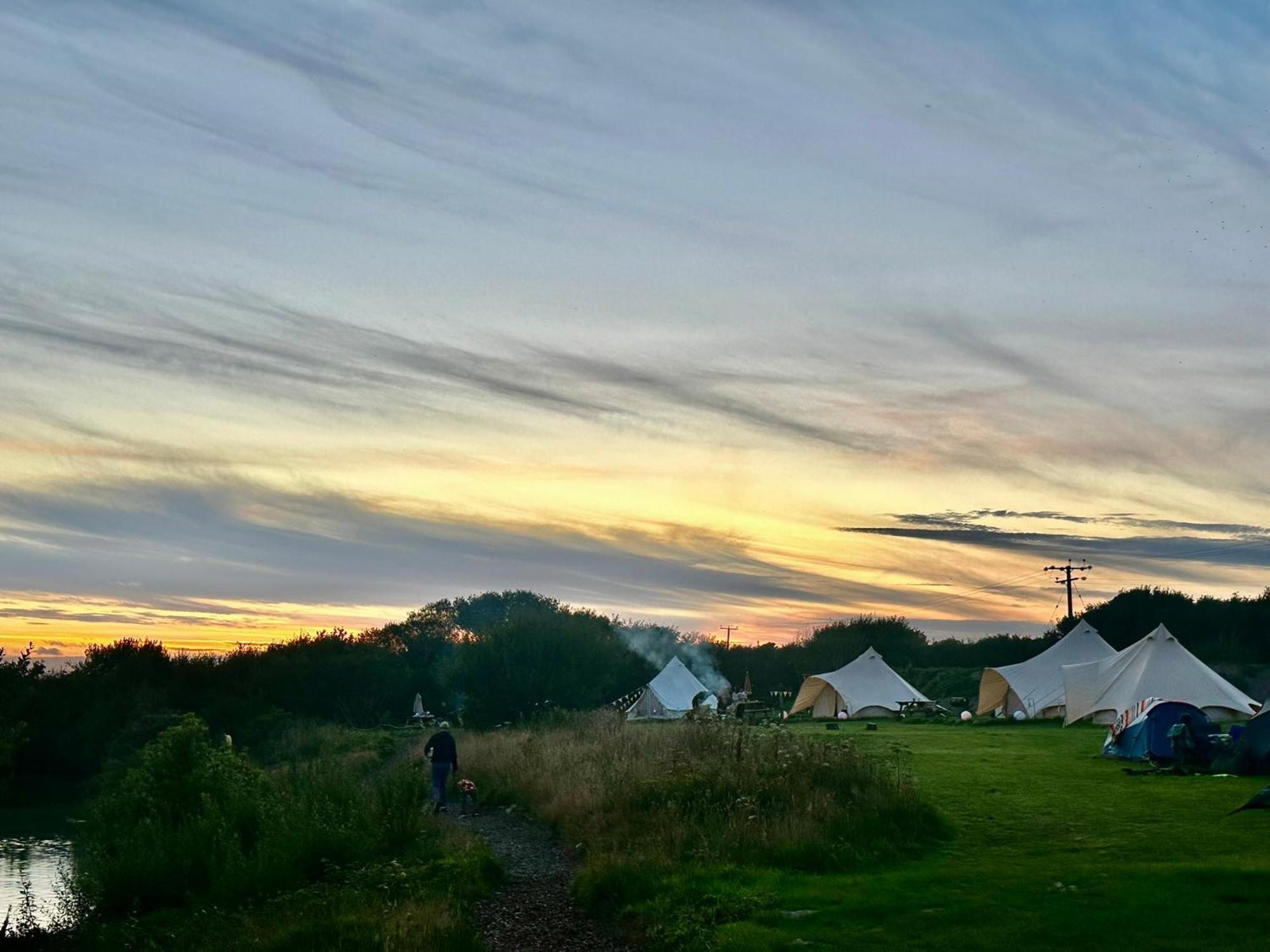 Lakeside Glamping Firecrest St Columb Major Exterior photo